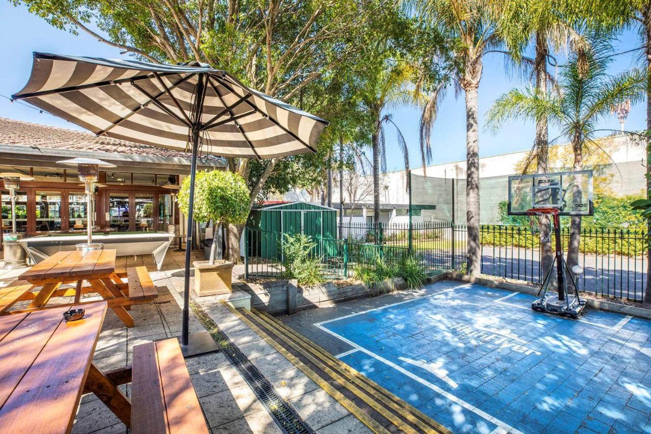 Nightcap At High Flyer Hotel Bankstown Exteriér fotografie